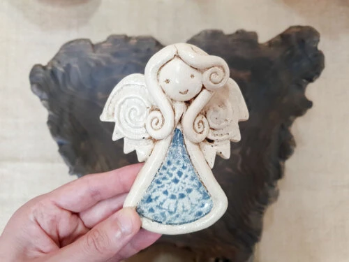 Figurka aniołka 1472 - Szara -  10 x 7 cm figurka dekoracyjna
