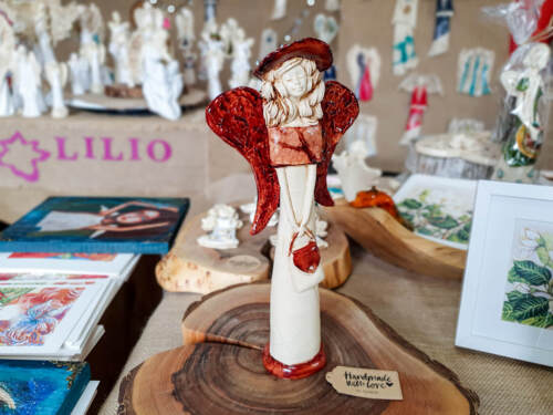 Anioł Coco - brązowy -  30 x 14 cm figurka dekoracyjna gipsowa