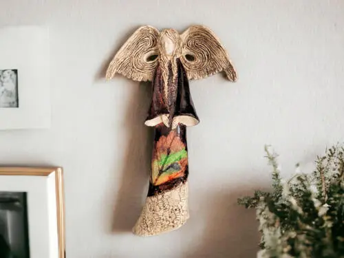 Figurka anioła Clara Art Leaf - brąz -  40 x 28 cm figurka dekoracyjna