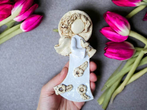 Liolinka z fletem - biały -  16 x 7 cm figurka dekoracyjna gipsowa