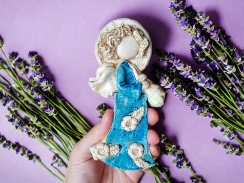 Liolinka z fletem  - turkus -  16 x 7 cm figurka dekoracyjna gipsowa