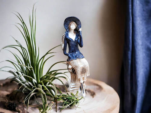 Aniołek Megan - granat -  20 x 9 cm figurka dekoracyjna gipsowa