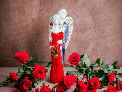 Miłujące Anioły - czerwono szare -  37 x 12 cm figurka dekoracyjna