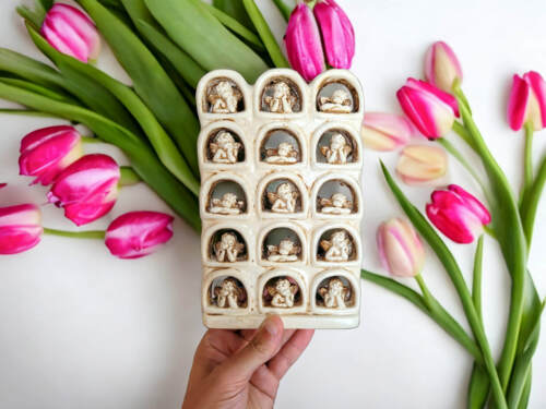 Aniołki w okienku na szczęście - duże -  22 x 14 cm figurka dekoracyjna gipsowa