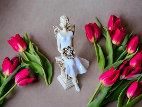 Anioł Pauline - biały -  20 x 9 cm figurka dekoracyjna gipsowa