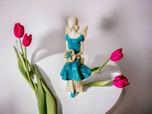 Anioł Pauline - turkus -  20 x 9 cm figurka dekoracyjna gipsowa