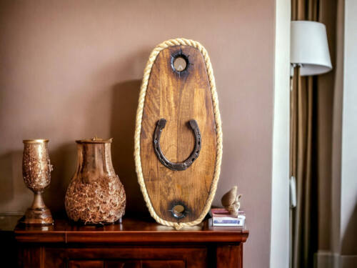 Podkowa szczęścia na desce do powieszenia - unikat -  70 x 30 cm ozdoba z drewna