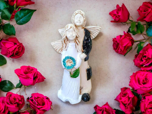 Anioł Allen & Alice - biały czarny -  25 x 14 cm figurka dekoracyjna gipsowa