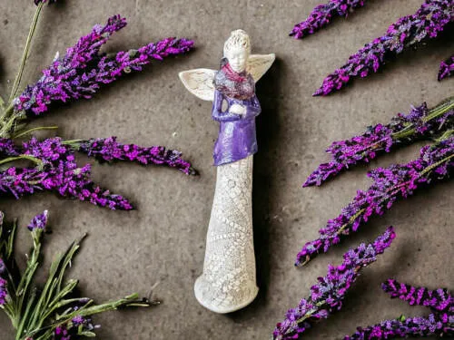 Figurka anioła Catherine - wrzosowy -  35 x 15 cm figurka dekoracyjna