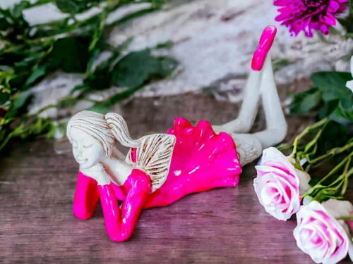 Figurka anioła Dixie - różowa -  15 cm figurka dekoracyjna