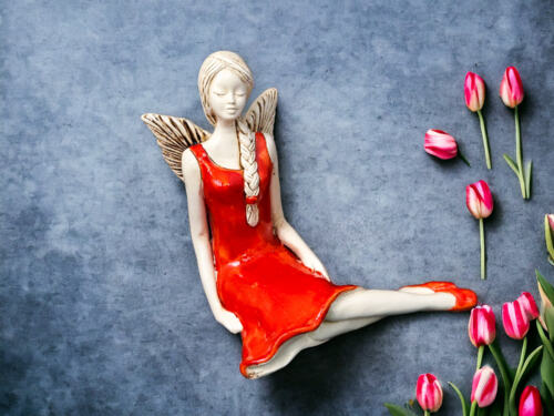 Aniołek Matilda  - pomarańcz ciemny -  15 cm figurka dekoracyjna gipsowa