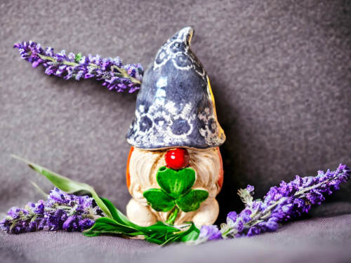 Skrzat Grzybek - szary pomarańcz -  figurka dekoracyjna gipsowa 5 x 5 cm