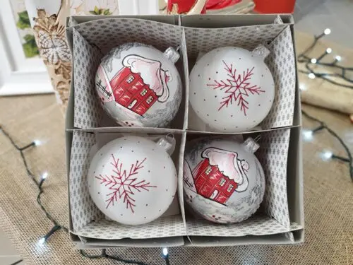 Bombki chatka i gwiazdka na kredzie -  100 mm