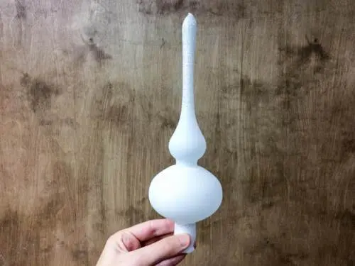 Biała kreda szpic choinkowy -  28 cm