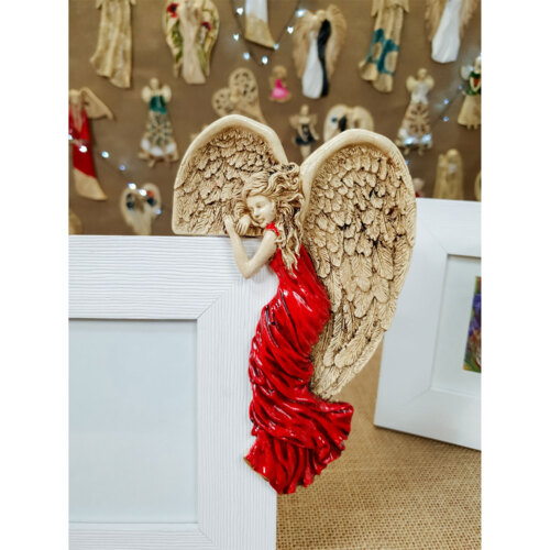 Anioł Andrea + Ramka - czerwony prawy -  19 x 11 cm figurka dekoracyjna gipsowa