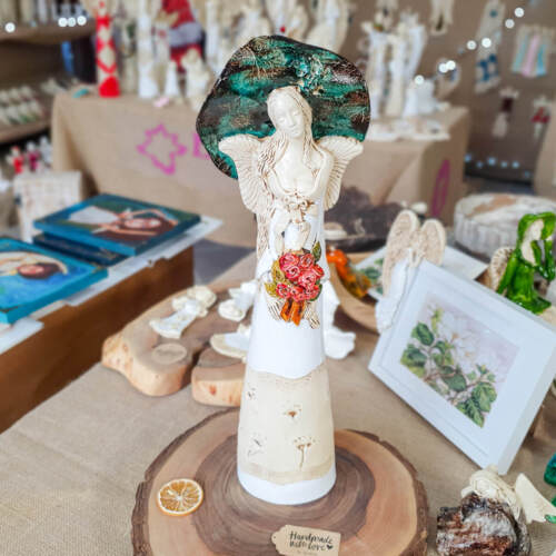 Anioł Mabel - biały z turkusem -  47 x 18 cm figurka dekoracyjna gipsowa