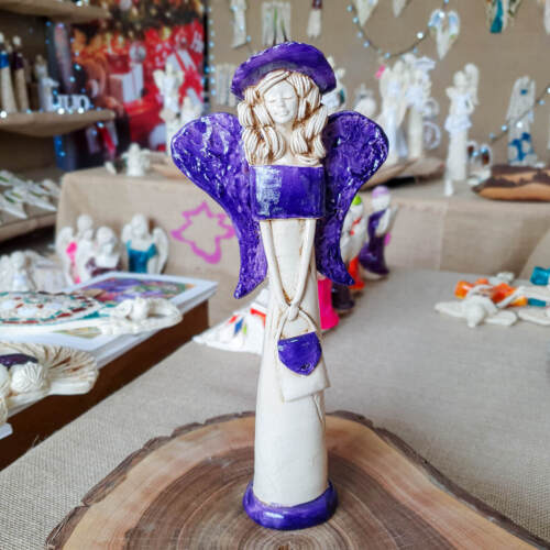 Anioł Coco - fiolet -  30 x 14 cm figurka dekoracyjna gipsowa