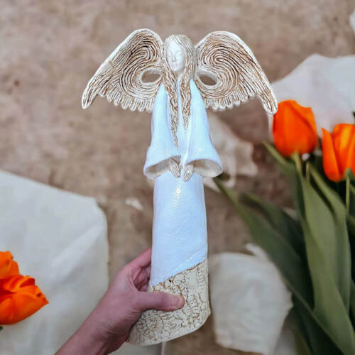 Anioł Clara - biały -  40 x 28 cm figurka dekoracyjna gipsowa