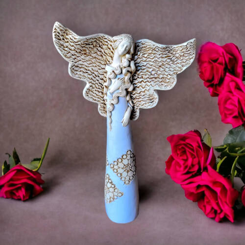 Anioł Dorothy - biały -  45 x 30 cm figurka dekoracyjna gipsowa