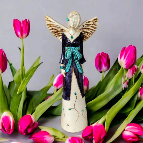 Figurka anioła Lily - granat
 -  35 x 15 cm figurka dekoracyjna