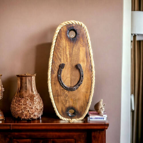 Podkowa szczęścia na desce do powieszenia - unikat -  70 x 30 cm ozdoba z drewna