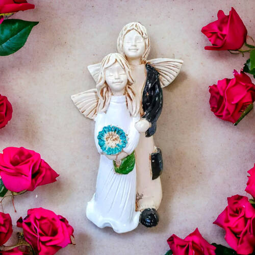 Anioł Allen & Alice - biały czarny -  25 x 14 cm figurka dekoracyjna gipsowa