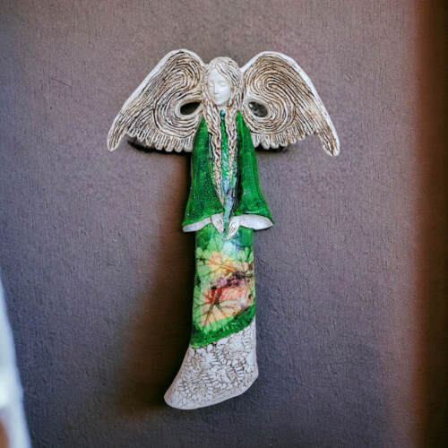 Anioł Clara Art Leaf - zielony -  40 x 28 cm figurka dekoracyjna gipsowa