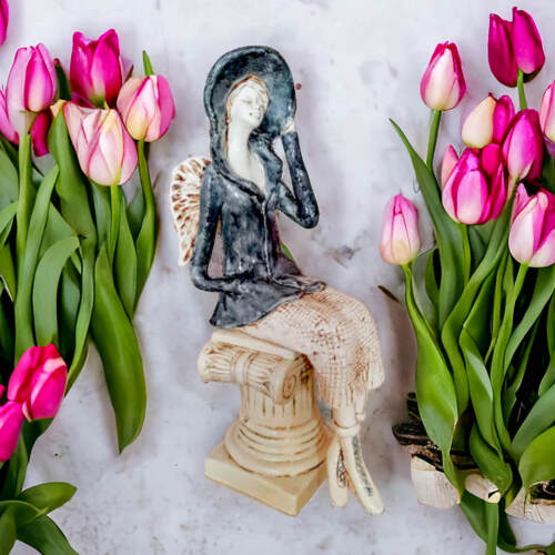 Aniołek Megan - szary -  20 x 9 cm figurka dekoracyjna gipsowa