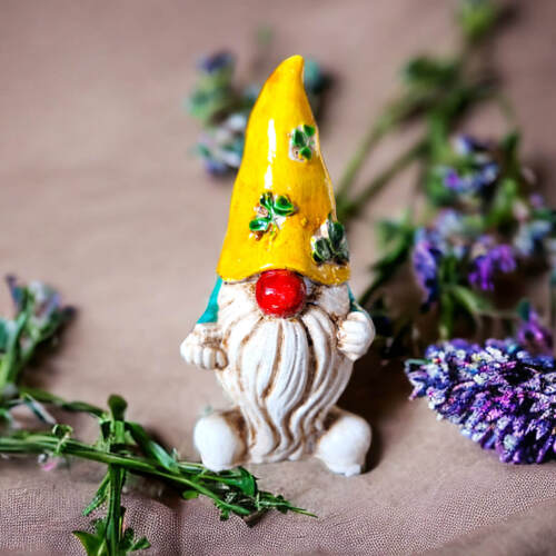 Skrzat Szczęściarz - żółty turkus -  figurka dekoracyjna gipsowa 5 x 5 cm