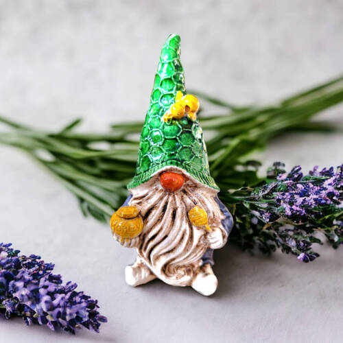 Skrzat Pszczelarz - zielony szary -  figurka dekoracyjna gipsowa 5 x 5 cm