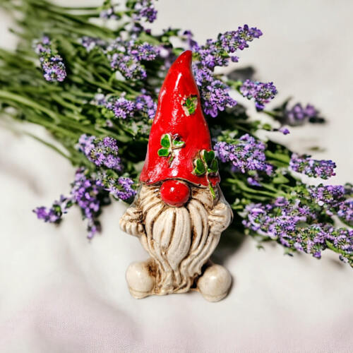 Skrzat Szczęściarz - czerwony szary -  figurka dekoracyjna gipsowa 5 x 5 cm