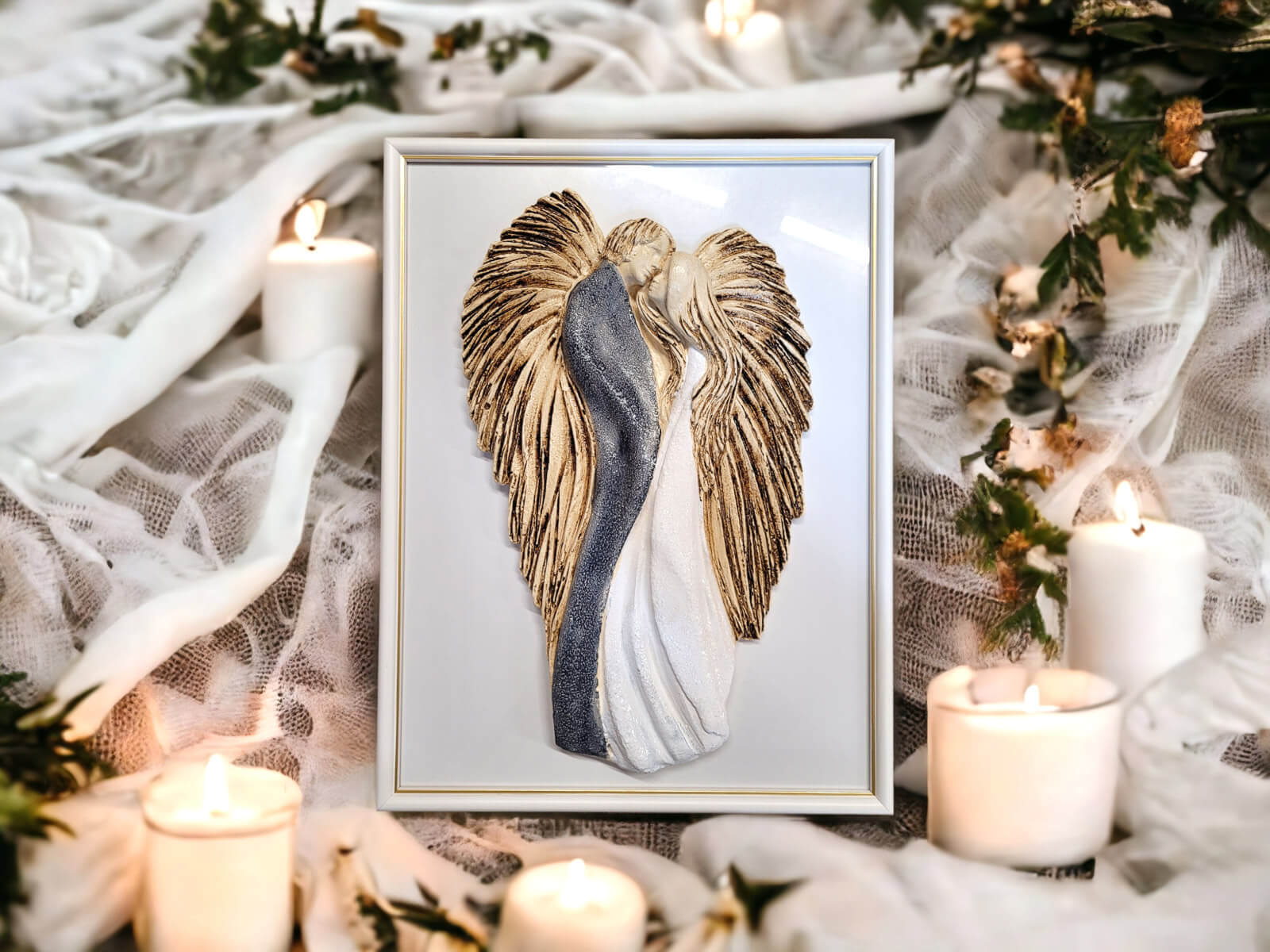 Zakochane Anioły z ramką na prezent dla młodej pary