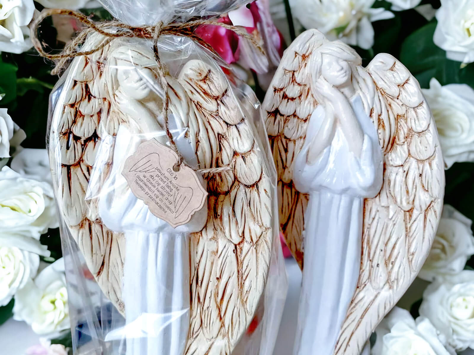 Anioł Gabriel - figurka anioła na pamiątkę Pierwszej Komunii Świętej