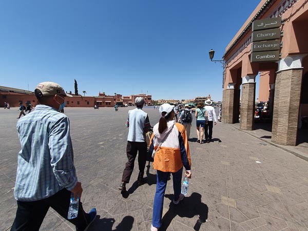 Kantor przy hotelu Ali. Na wprost plac Jemaa el-Fna. Marakesz. Kantor przy hotelu Ali. Na wprost plac Jemaa el-Fna.