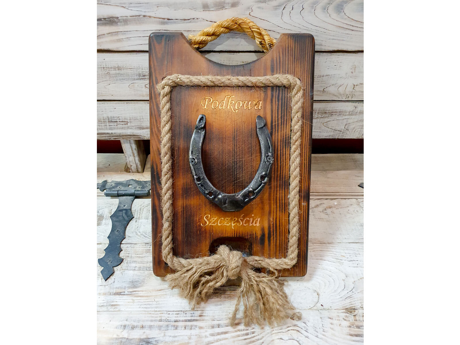 Podkowa szczęścia na drewnie Podkowa szczęścia na drewnie